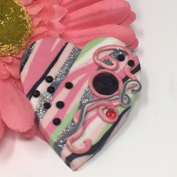 Beautiful One of a Kind Heart Brooch Rhinestones - Picture 2 of 16